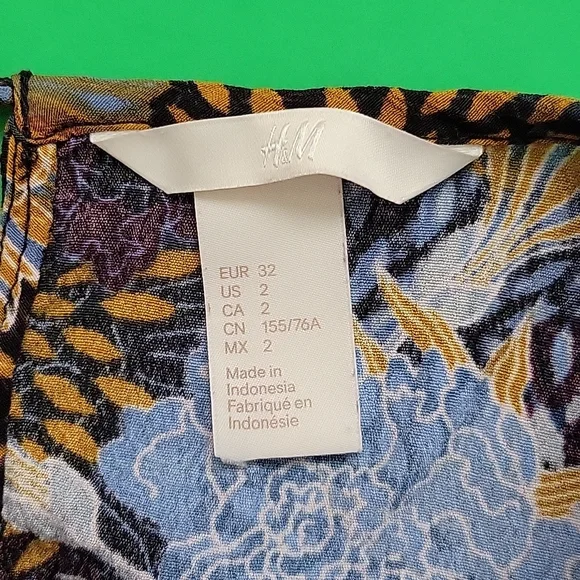 H&M Floral Print Top - Picture 2 of 5